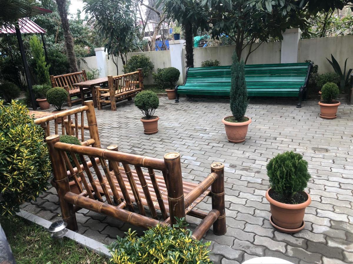 Twins Guest House By Black Sea Kobuleti Eksteriør billede