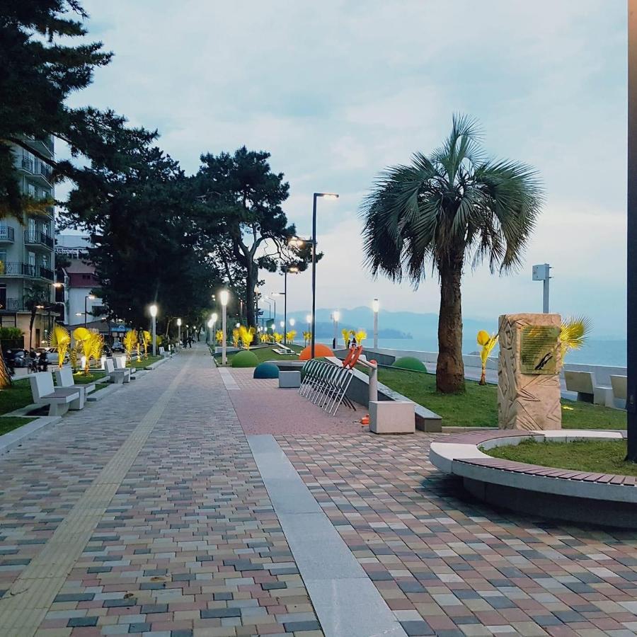 Twins Guest House By Black Sea Kobuleti Eksteriør billede