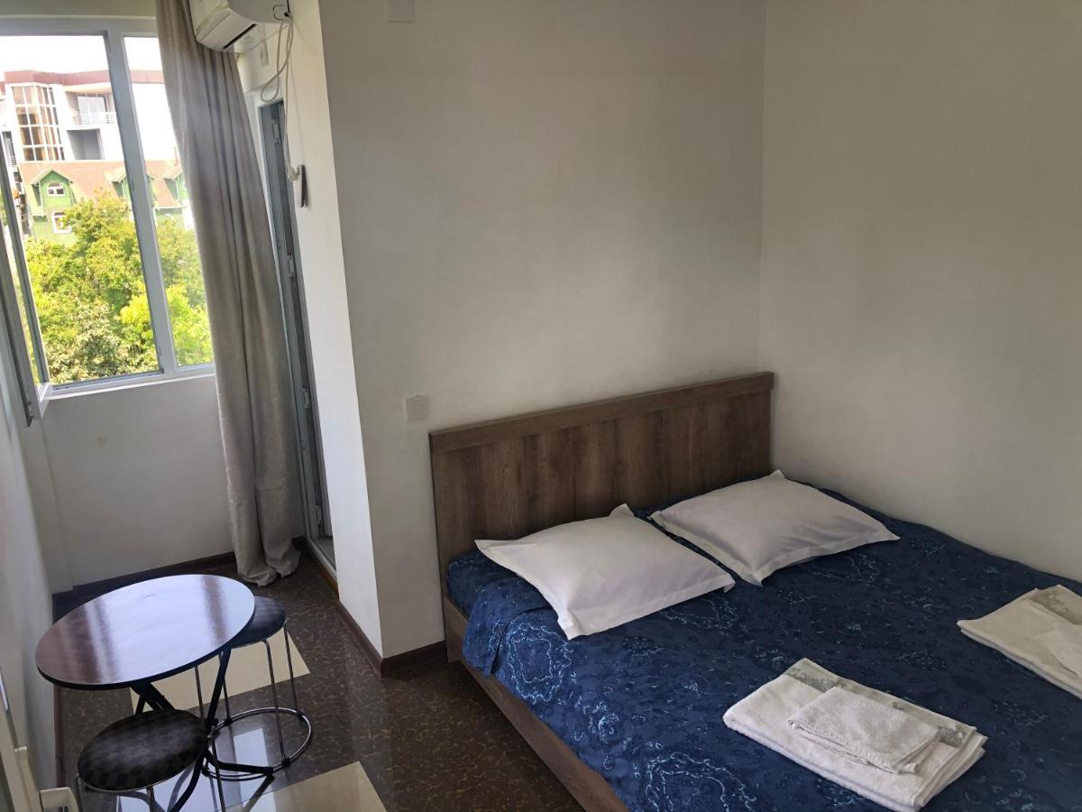 Twins Guest House By Black Sea Kobuleti Eksteriør billede
