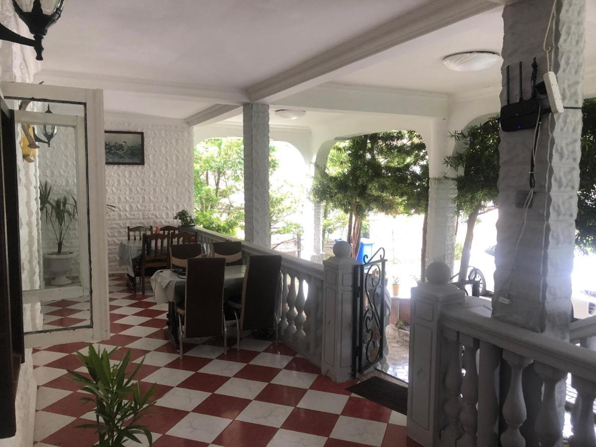Twins Guest House By Black Sea Kobuleti Eksteriør billede